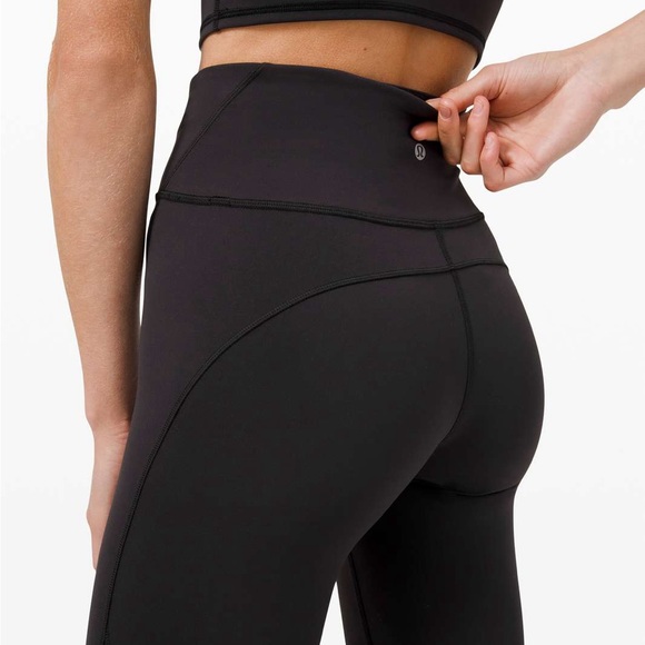 Lululemon Everlux and Mesh high rise tight legging size 2 length 28 inch - Picture 2 of 15